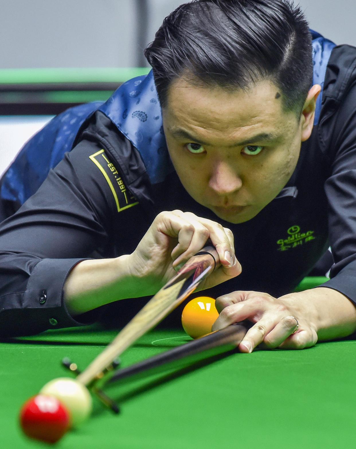 代与传统足 代与传统足